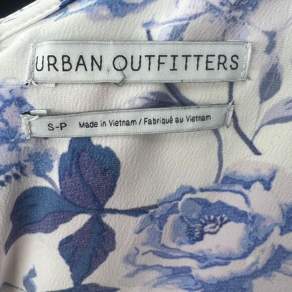 Urban Outfitters Floral‎ Summer Dress Faux Wrap V-Neck Midi - Picture 10 of 13